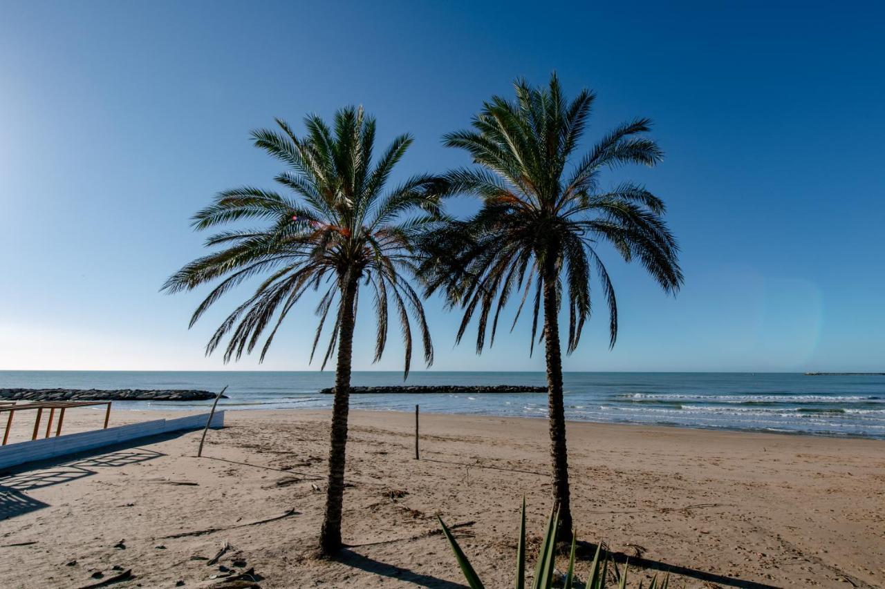 Case Vacanze Giulio Verne Marina di Ragusa Bagian luar foto