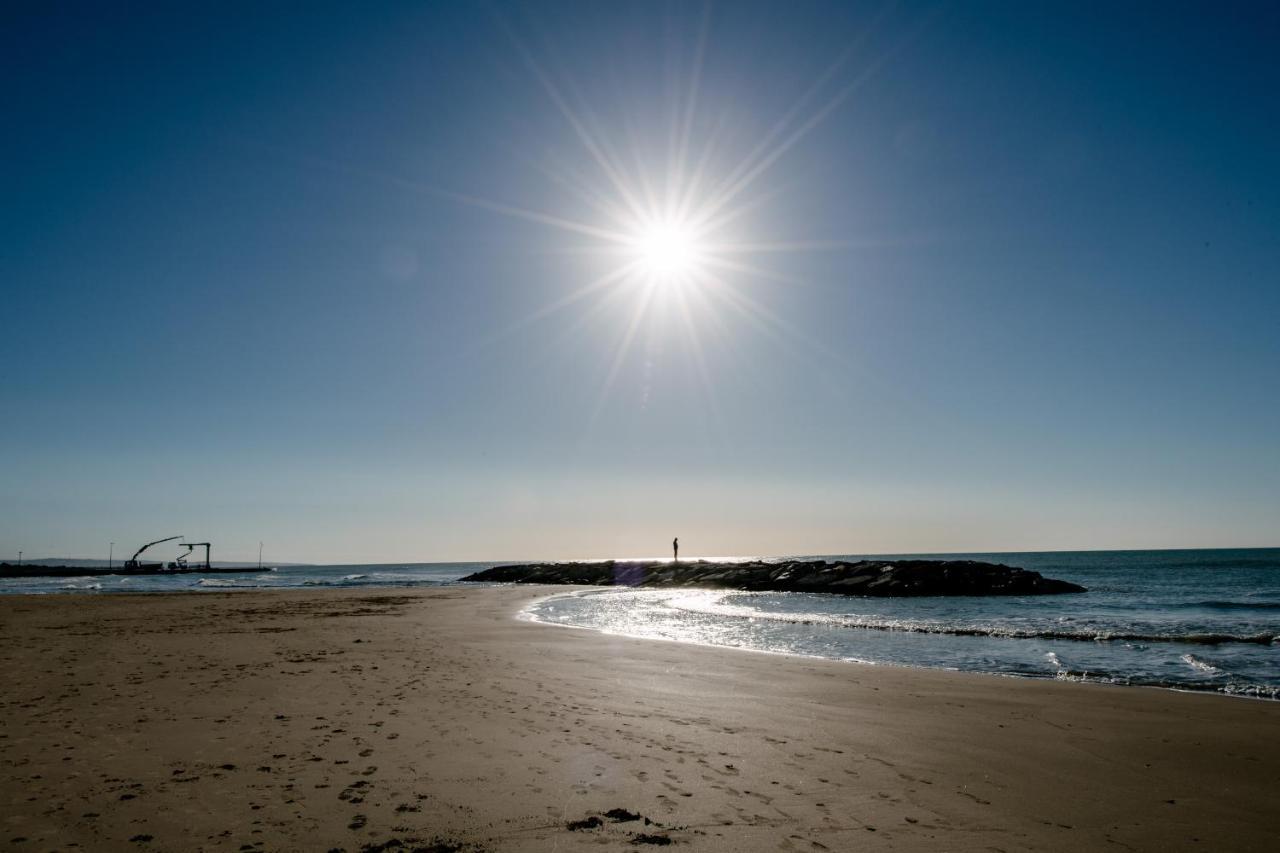 Case Vacanze Giulio Verne Marina di Ragusa Bagian luar foto